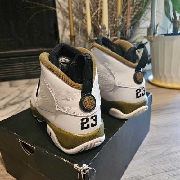 Air Jordan 9s - Picture 3 of 4